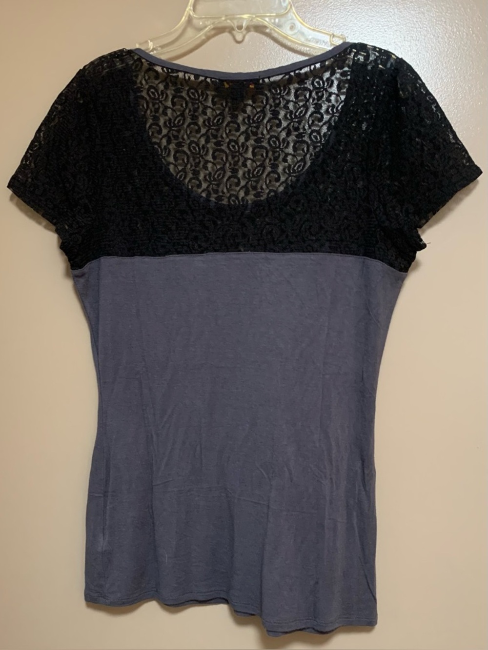 Forever 21 Short Sleeve Tee Gray With Black Lace Yoke Size L (tag) Runs Smaller